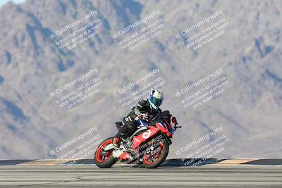 media/Dec-01-2025-Moto Forza (Mon) [[2daa91e15f]]/3-Beginner Group/Session 4 Turn 9/